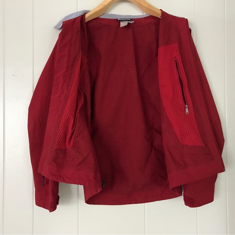 Red Patagonia W's Figure 4 Jacket / Windbreaker (S) - Picture 3 of 13